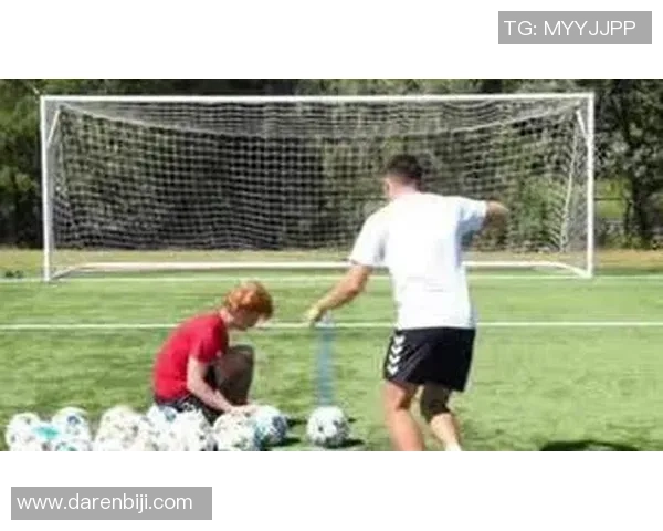 当足球巨星以横梁为舞台展现精准脚法引爆全场热血时刻