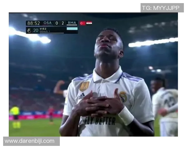 足球明星模仿C罗经典庆祝动作SIU 引发球迷热烈讨论与模仿潮